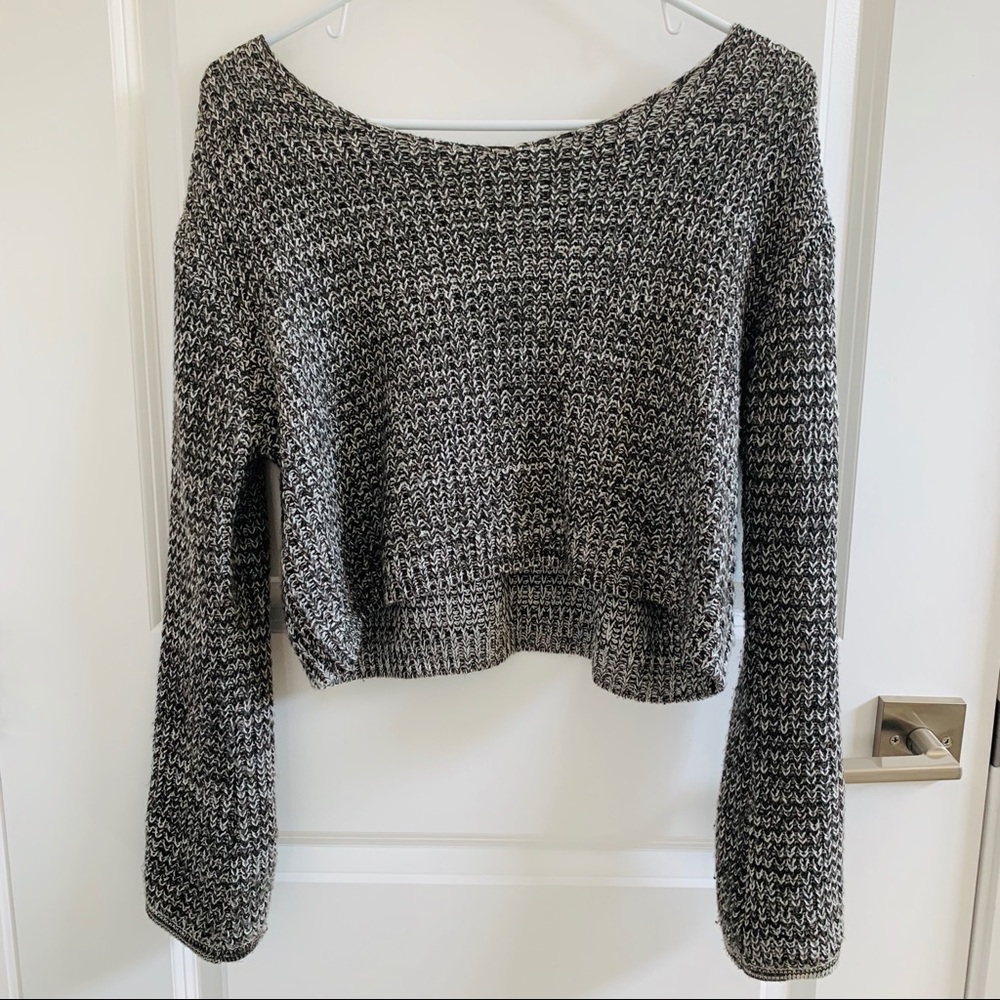 Rubbish cozy cropped sweater with flared sleeves